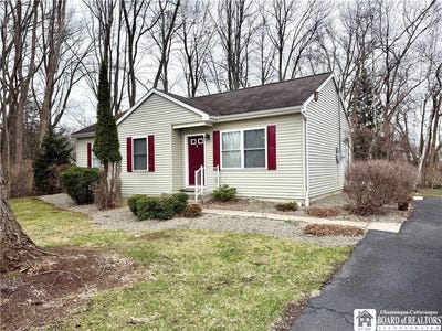 /international/us/1-middlesex-drive-fredonia-ny-110106670702/