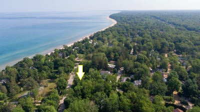 /international/us/15853-lakeshore-road-union-pier-mi-110100206552/