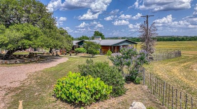/international/us/8601-star-hollow-road-lipan-tx-110097354838/
