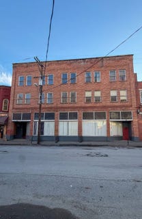 /international/us/210-main-st-sutton-wv-110104923970/