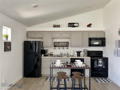 /international/us/410-brookline-livingston-mt-110098223028/
