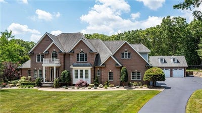 /international/us/7-josephine-drive-smithfield-ri-110108750444/