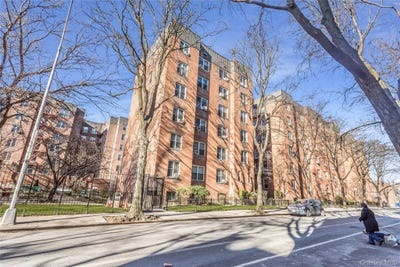 /international/us/33-26-82nd-street-jackson-heights-ny-110105076015/