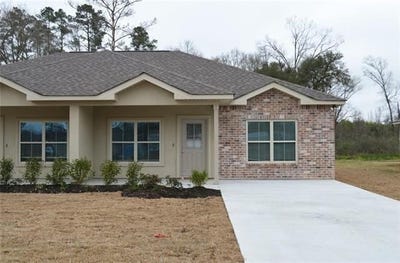 /international/us/128-village-oaks-ponchatoula-la-110108388083/
