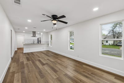 /international/us/511-panhandle-street-denton-tx-110106791386/