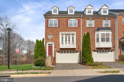 /international/us/9766-corbett-circle-manassas-park-va-110106602454/