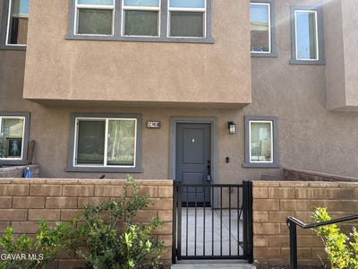 /international/us/12745-n-watt-lane-sylmar-ca-110103183126/