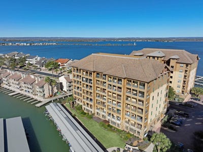 /international/us/1000-the-cape-33-horseshoe-bay-tx-110107283229/