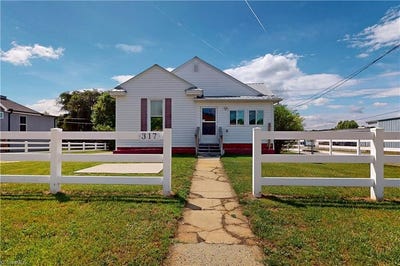 /international/us/317-w-atkins-street-dobson-nc-110108412869/