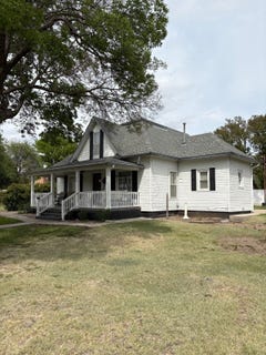 /international/us/520-n-spruce-stockton-ks-110107966257/