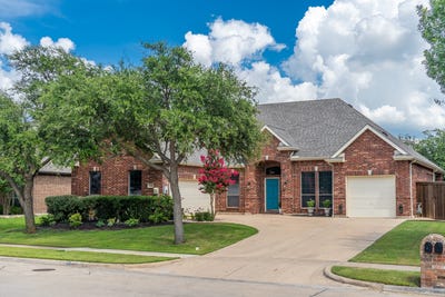 /international/us/134-fox-hollow-boulevard-forney-tx-110100530975/