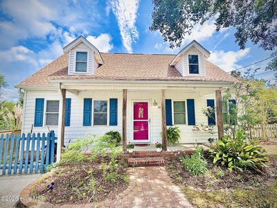 /international/us/812-monroe-avenue-carolina-beach-nc-110106801874/