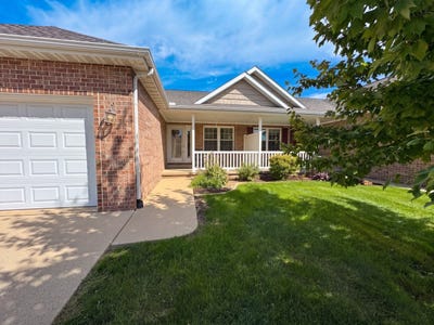 /international/us/1823-kingsbury-road-washington-il-110120155550/