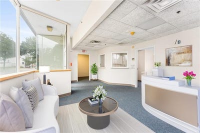/international/us/37-washington-street-west-warwick-ri-110106469062/