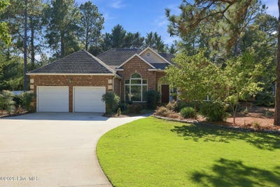 /international/us/30-briarwood-circle-pinehurst-nc-110120623711/