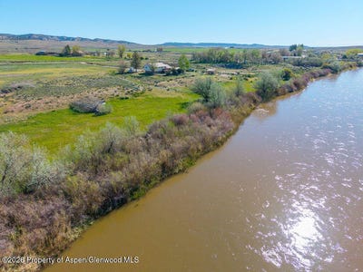 /international/us/54060-highway-318-maybell-co-110108144804/