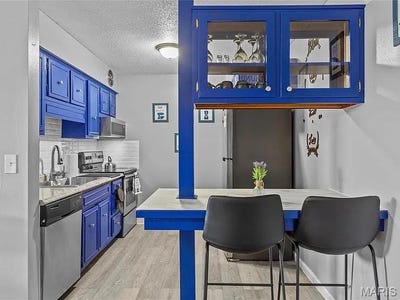 /international/us/452-chapel-ridge-drive-hazelwood-mo-110107389167/