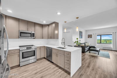 /international/us/1-carriage-city-plaza-rahway-nj-110107406597/