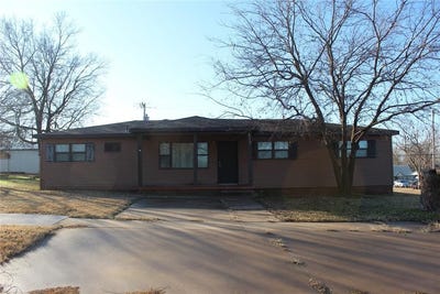 /international/us/413-w-2nd-street-wellston-ok-110107283805/