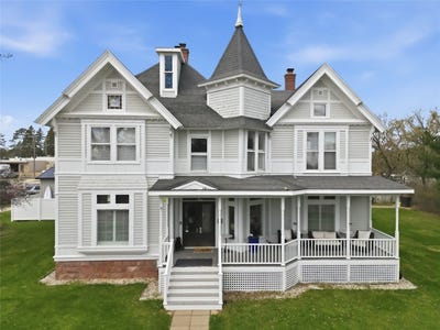 /international/us/10634-kansas-avenue-hayward-wi-110107731259/