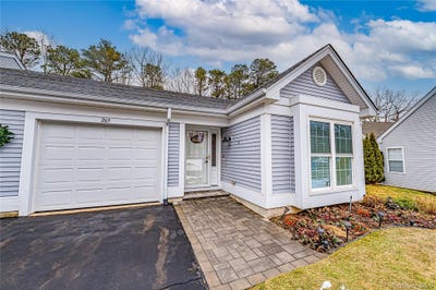 /international/us/263-glen-drive-ridge-ny-110106323271/