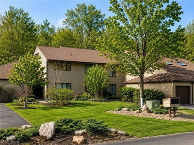/international/us/16575-wren-road-chagrin-falls-oh-110108148757/