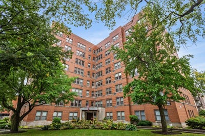 /international/us/1585-ridge-avenue-evanston-il-110102859246/