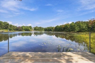 /international/us/2159-wild-laurel-drive-long-pond-pa-110119989521/