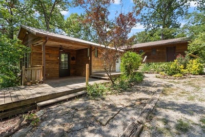 /international/us/2414-county-road-216-eureka-springs-ar-110119650884/