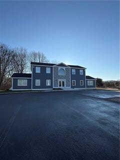 /international/us/82-airport-road-westerly-ri-110104433695/