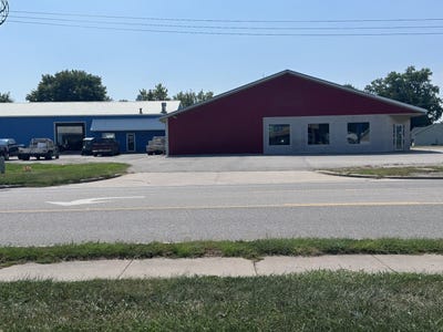 /international/us/902-s-state-street-jerseyville-il-110119663152/