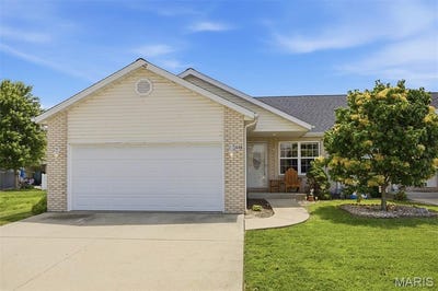 /international/us/125-auburn-court-highland-il-110108218964/