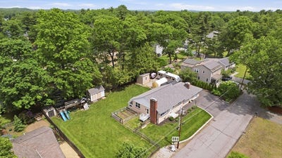 /international/us/8-maple-rd-westford-ma-110108539816/