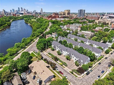 /international/us/921-dartmouth-avenue-se-minneapolis-mn-110108381728/