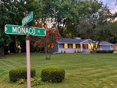 /international/us/5565-s-monaco-pl-hales-corners-wi-110110218976/