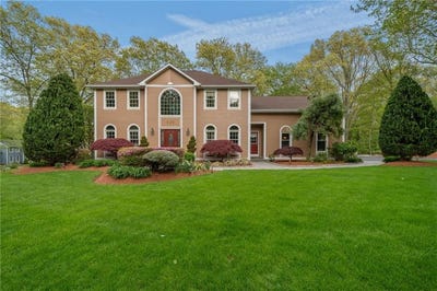 /international/us/329-wickham-road-north-kingstown-ri-110108011409/