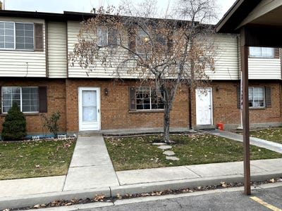 /international/us/939-s-freedom-blvd-provo-ut-110106035493/