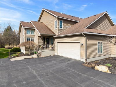 /international/us/24-willowbrook-drive-auburn-ny-110107435683/