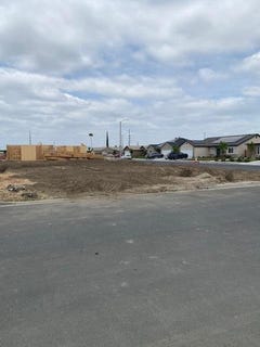 /international/us/1123-s-creekside-place-e-porterville-ca-110101127791/