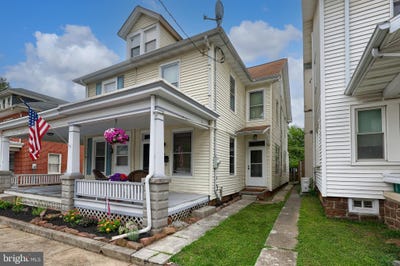 /international/us/256-church-avenue-ephrata-pa-110101458068/