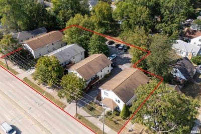 /international/us/902-w-mill-street-carbondale-il-110107156582/
