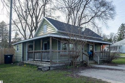 /international/us/407-richardi-street-bellaire-mi-110107515246/