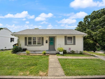 /international/us/425-north-5th-street-danville-ky-110100678629/