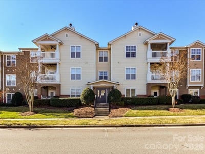 /international/us/9145-mcdowell-creek-court-cornelius-nc-110105005051/