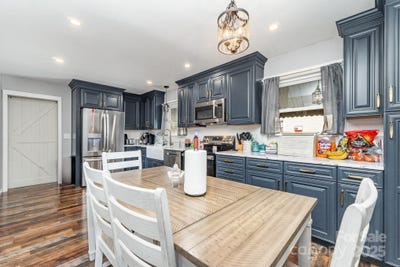 /international/us/706-sipes-street-kings-mountain-nc-110101236684/?lang=en