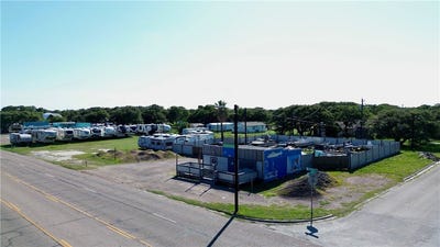 /international/us/864-n-commercial-street-aransas-pass-tx-110108302784/