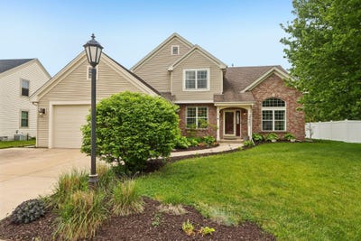 /international/us/3622-applewood-dr-waukesha-wi-110108233173/
