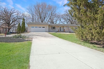 /international/us/7051-n-union-road-cedar-falls-ia-110098423386/