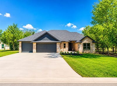 /international/us/9070-oak-tree-circle-edmond-ok-110108549424/