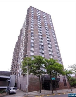 /international/us/770-anderson-avenue-cliffside-park-nj-110108173800/